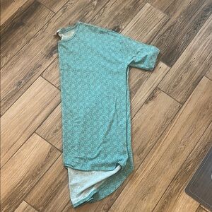 LuLaRoe Green Short Sleeve Tunic Soft Casual Style